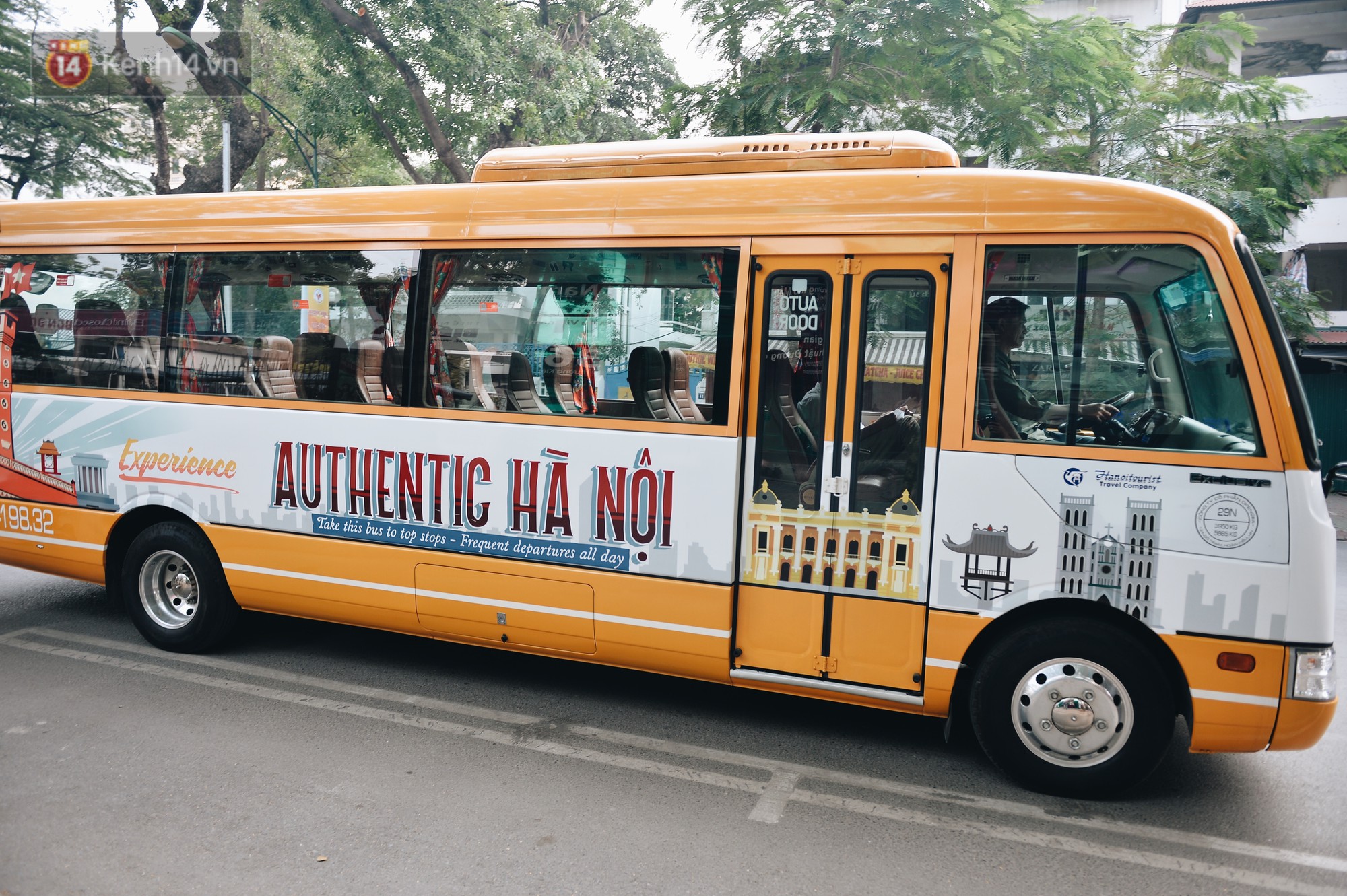 Du lịch Hà Nội bằng xe điện Trải nghiệm thủ đô theo phong cách độc đáo